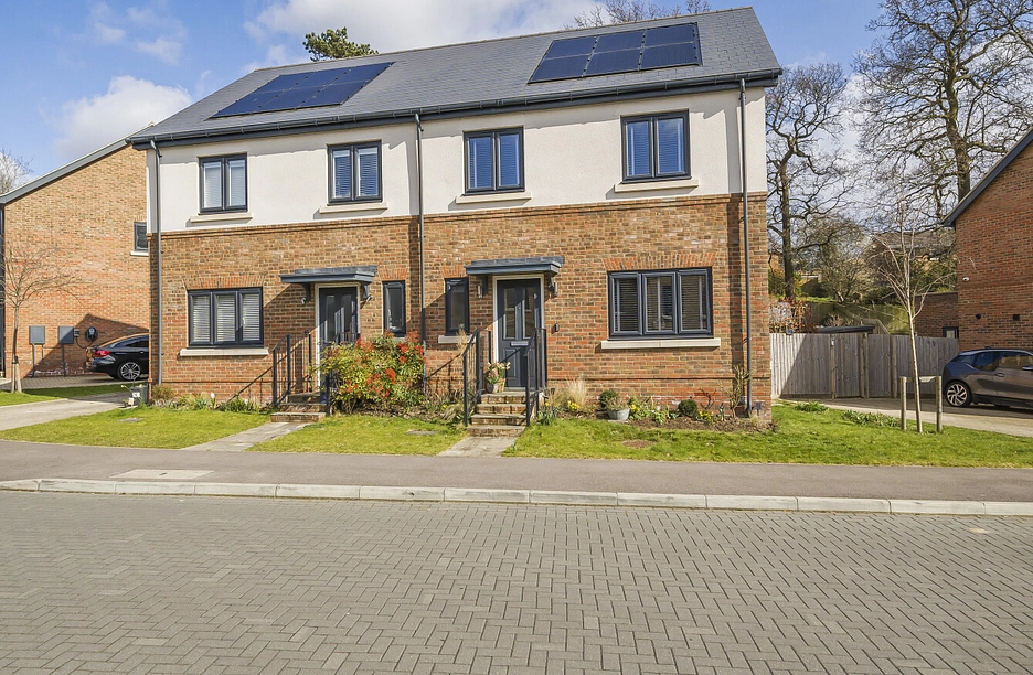 3 bedroom house for sale - Hurley Drive, Bracknell, Berkshire, RG12 - Property View 1