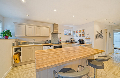 2 bedroom bungalow for sale - Madingley, Bracknell, Berkshire, RG12 - Property View 2