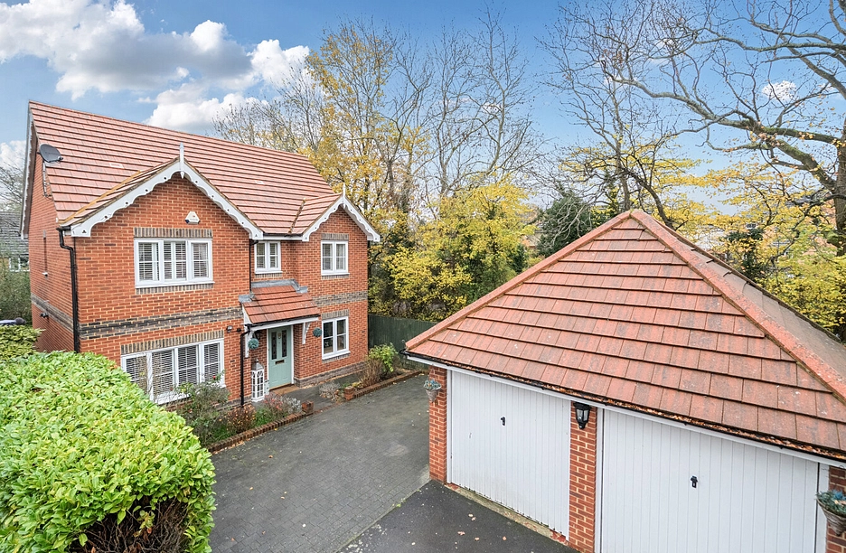 5 bedroom house for sale - Price Gardens, Warfield, Bracknell, Berkshire, RG42 - Property View 1