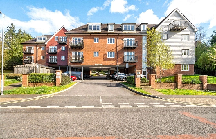 1 bedroom apartment for sale - Cardew Court, Crowthorne Road, Bracknell, Berkshire, RG12