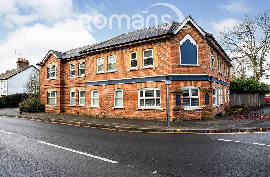 2 bedroom apartment to rent - Charnwood Lodge, Hatchet Lane, Winkfield, Windsor, SL4 - Property View 1