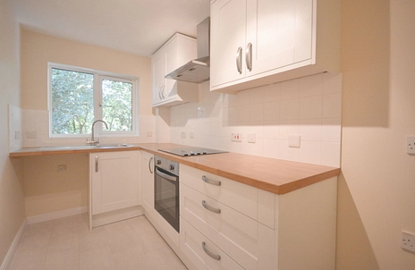 2 bedroom apartment to rent - Crowthorne Lodge, Crowthorne Road, Bracknell, RG12 - Property View 2