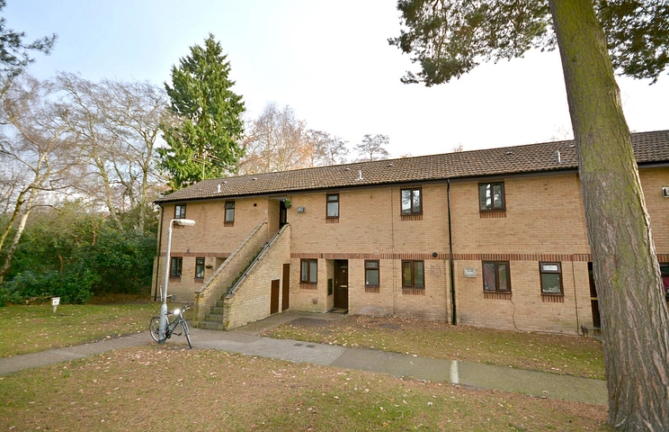 2 bedroom maisonette to rent - Howorth Court, Blewburton Walk, Bracknell, RG12