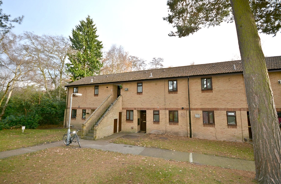 2 bedroom maisonette to rent - Howorth Court, Blewburton Walk, Bracknell, RG12 - Property View 1
