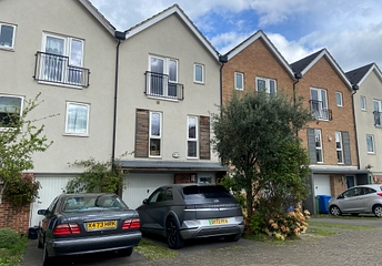 4 bedroom townhouse to rent - Typhoon Close, Bracknell, RG12 - Property View 1