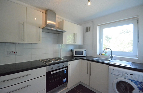 2 bedroom apartment to rent - Romney House, Blewburton Walk, Bracknell, RG12 - Property View 2