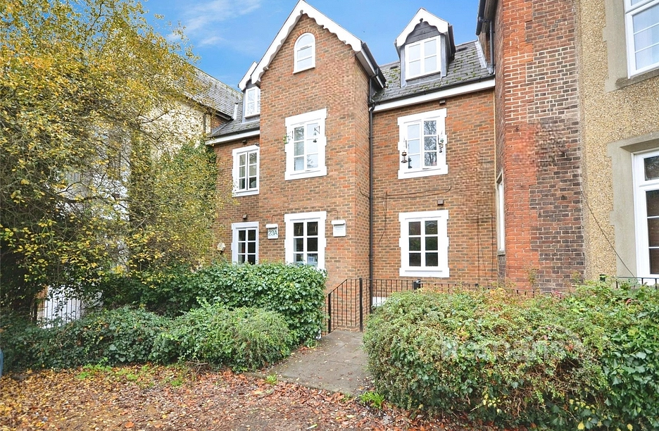 2 bedroom apartment to rent - Upton Park, Slough, SL1 - Property View 1