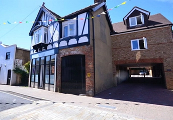 1 bedroom apartment to rent - High Street, Burnham, Slough, SL1 - Property View 1