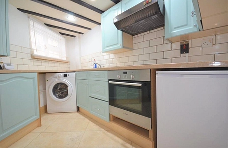 1 bedroom house to rent - High Street, Burnham, Slough, Buckinghamshire, SL1 - Property View 2