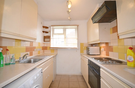 2 bedroom apartment to rent - Boveney Close, Cippenham, Slough, SL1 - Property View 3