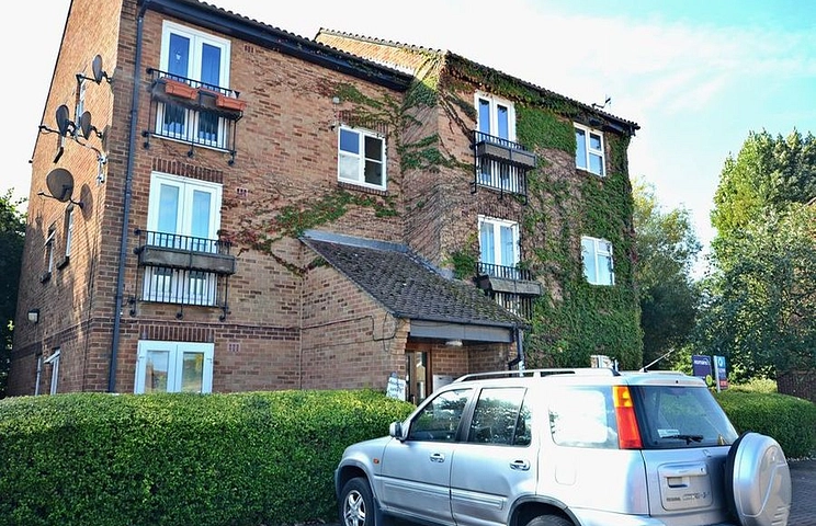 2 bedroom apartment to rent - Boveney Close, Cippenham, Slough, SL1
