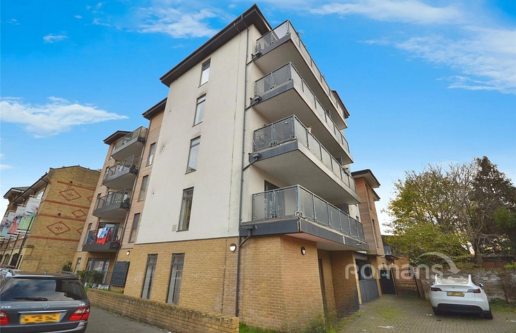 studio to rent - Blake House, Bishops Road, Slough, SL1