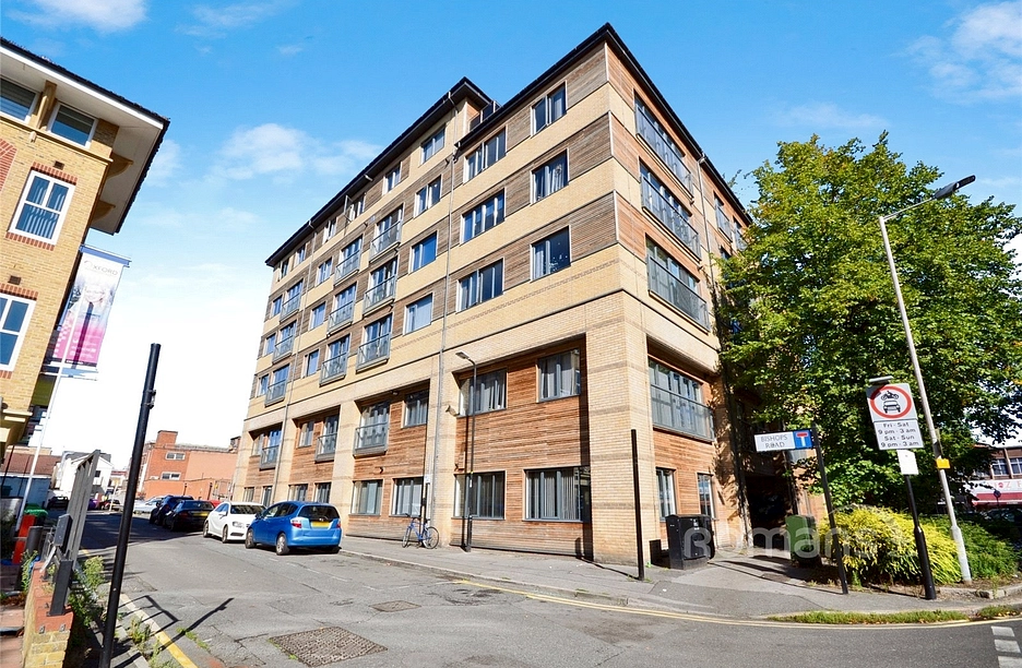 1 bedroom apartment to rent - Blake House, Bishops Road, Slough, SL1 - Property View 1