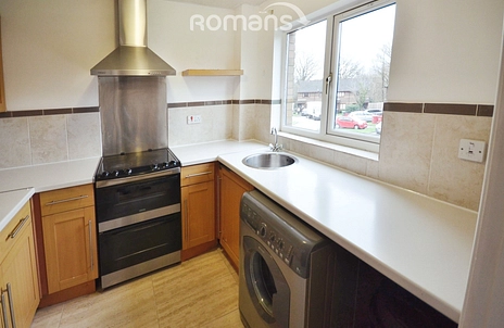 2 bedroom apartment to rent - Littlebrook Avenue, Slough, SL2 - Property View 3