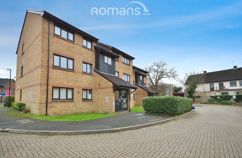 2 bedroom apartment to rent - Littlebrook Avenue, Slough, SL2 - Property View 1