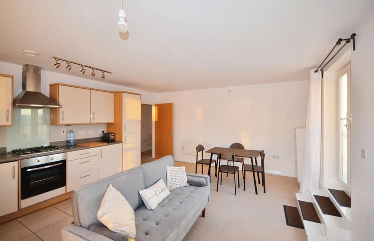 2 bedroom apartment to rent - Ibex House, Burlington Road, Slough, SL1