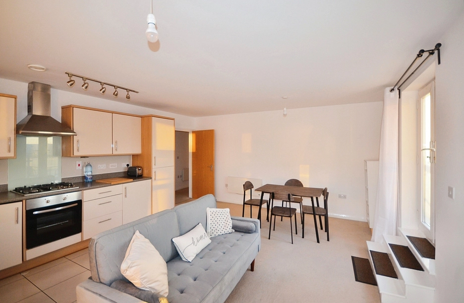 2 bedroom apartment to rent - Ibex House, Burlington Road, Slough, SL1 - Property View 1