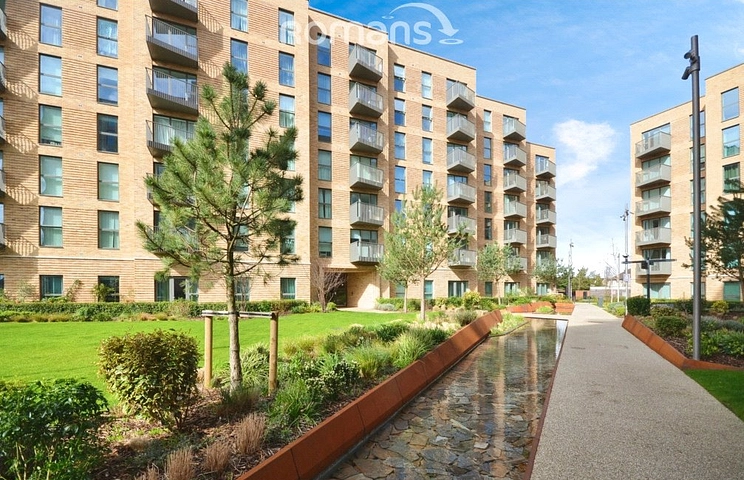 2 bedroom apartment to rent - Darjeeling House, Memorial Avenue, Slough, SL1