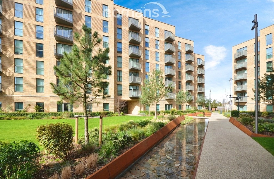 2 bedroom apartment to rent - Darjeeling House, Memorial Avenue, Slough, SL1 - Property View 1