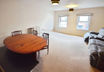 3 bedroom maisonette to rent - High Street, Burnham, Slough, SL1 - Property View 1