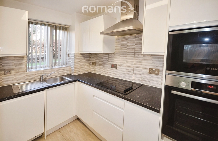 2 bedroom apartment to rent - Walpole Road, Slough, SL1