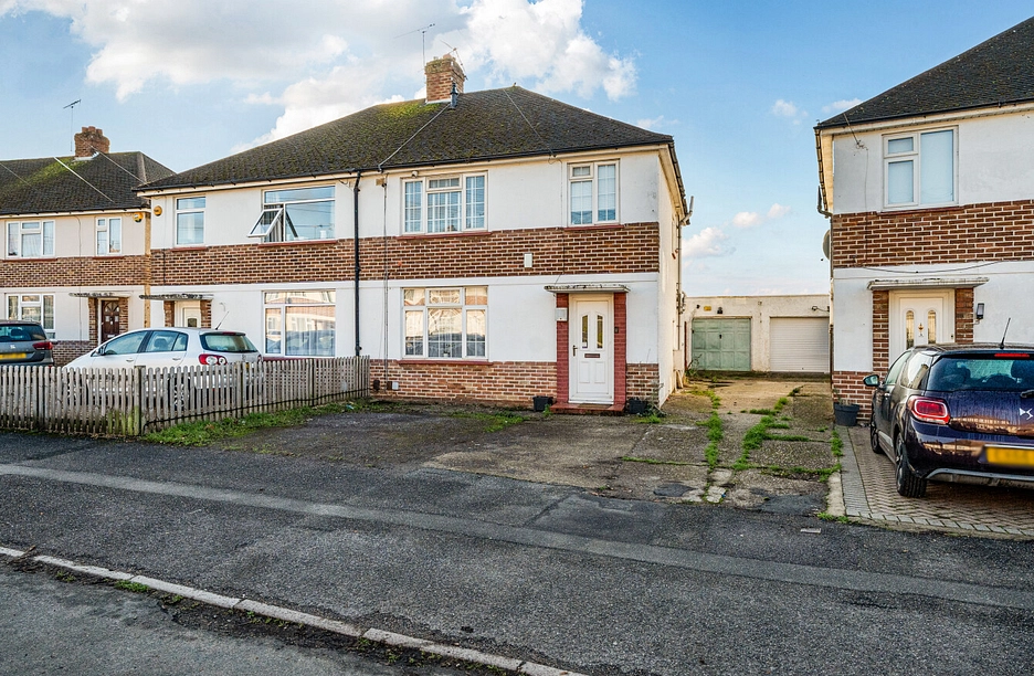 3 bedroom house for sale - Windermere Way, Burnham, Berkshire, SL1 - Property View 1