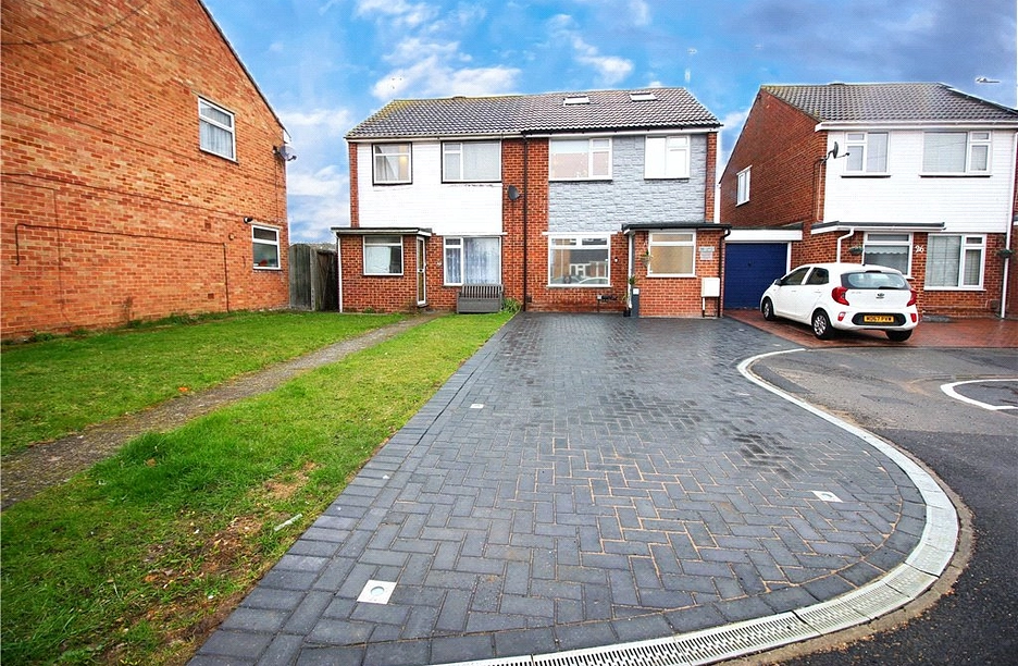 5 bedroom house for sale - Lorne Close, Slough, Berkshire, SL1 - Property View 1