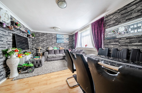 2 bedroom apartment for sale - Boarlands Close, Slough, Berkshire, SL1 - Property View 2