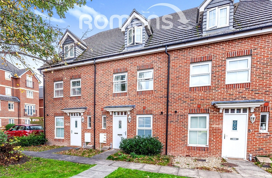 3 bedroom house for sale - Eaton Avenue, Slough, Berkshire, SL1 - Property View 1