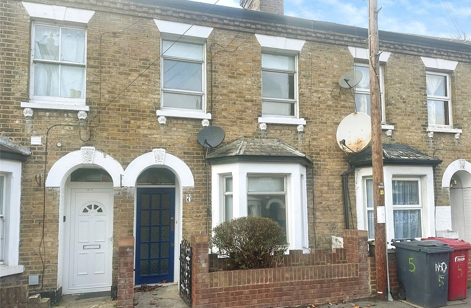 2 bedroom house for sale - Castle Street, Slough, Berkshire, SL1 - Property View 1