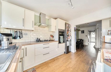 3 bedroom house for sale - Grafton Close, George Green, Slough, Buckinghamshire, SL3 - Property View 2