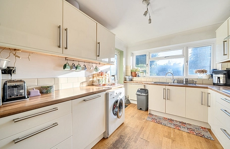 3 bedroom house for sale - Grafton Close, George Green, Slough, Buckinghamshire, SL3 - Property View 3