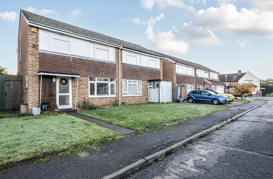 3 bedroom house for sale - Grafton Close, George Green, Slough, Buckinghamshire, SL3 - Property View 1