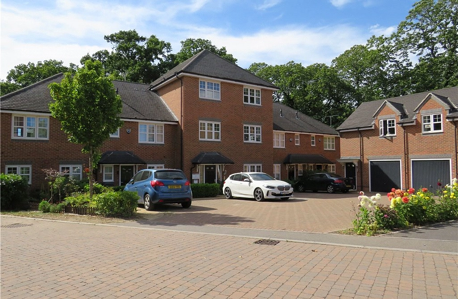 2 bedroom apartment for sale - Keaver Drive, Frimley, Camberley, GU16 - Property View 1