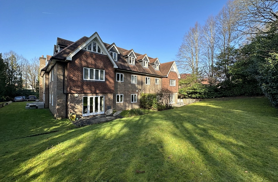 2 bedroom apartment for sale - London Road, Sunningdale, Ascot, Berkshire, SL5 - Property View 1