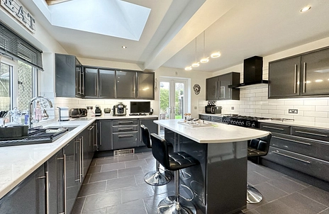 4 bedroom house for sale - Badgers Copse, Camberley, Surrey, GU15 - Property View 2