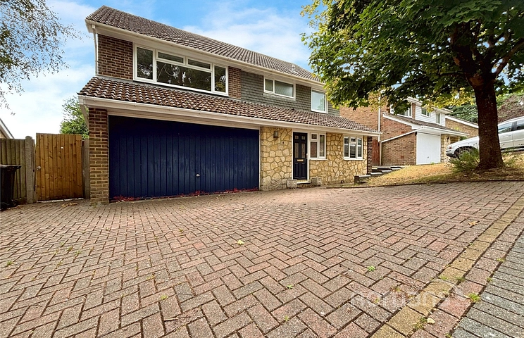 5 bedroom house for sale - Redcrest Gardens, Camberley, Surrey, GU15