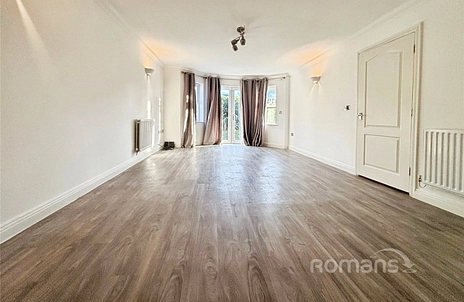 2 bedroom apartment for sale - Upper Park Road, Camberley, Surrey, GU15 - Property View 3