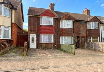 3 bedroom house for sale - Southern Road, Camberley, Surrey, GU15 - Property View 1