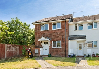 2 bedroom house to rent - Throgmorton Road, Yateley, GU46 - Property View 1