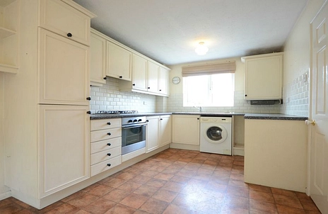 3 bedroom house to rent - Caernarvon, Frimley, Camberley, GU16 - Property View 2