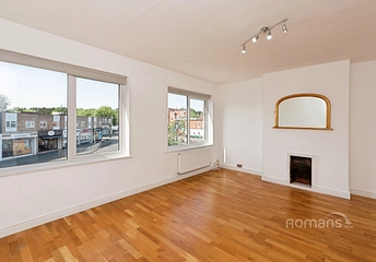 3 bedroom maisonette to rent - The Parade, Frimley, Camberley, GU16 - Property View 1