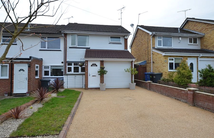 3 bedroom house to rent - Patten Avenue, Yateley, GU46