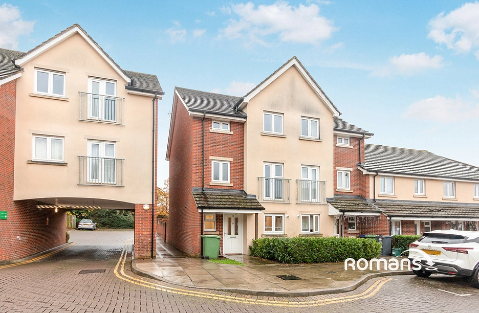 4 bedroom townhouse to rent - Cromwell Road, Camberley, GU15 - Property View 1