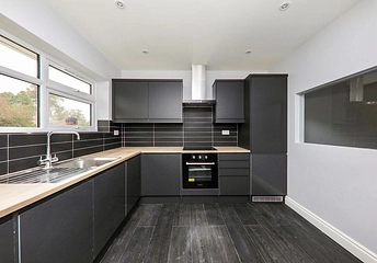 3 bedroom maisonette to rent - Elizabeth Parade, 32-42 Tudor Drive, Yateley, GU46 - Property View 1