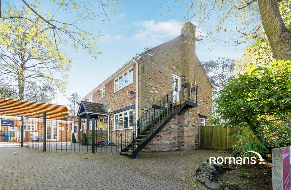 2 bedroom maisonette to rent - Heatherley Road, Camberley, GU15 - Property View 1