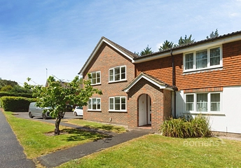1 bedroom apartment to rent - Houlton Court, Bagshot, GU19 - Property View 1