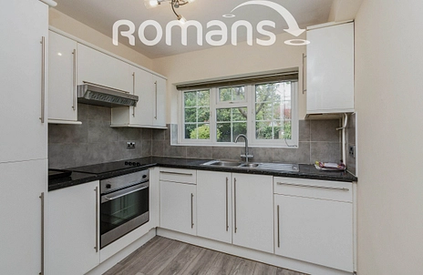 3 bedroom apartment to rent - Guildford Road, Lightwater, Surrey, GU18 - Property View 2