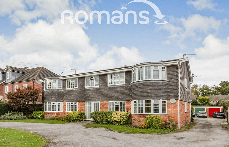 3 bedroom apartment to rent - Guildford Road, Lightwater, Surrey, GU18