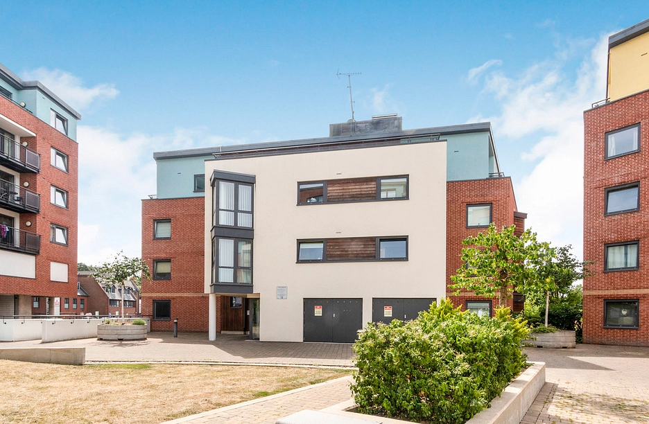 2 bedroom apartment to rent - Southwell Park Road, Camberley, Surrey, GU15 - Property View 1